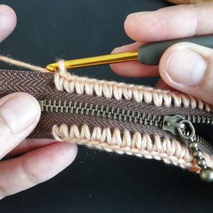 D.I.Y. Tutorial – How to Crochet Purse Bag With Zipper – Chompu Handicrafts