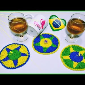 Porta Copos em Crochê Copa do Mundo Brasil, mais vc sendo de outro País pode fazer nas cores dele.